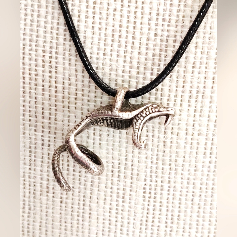 VINTAGE ANTIQUE SILVER COBRA SNAKE PENDANT